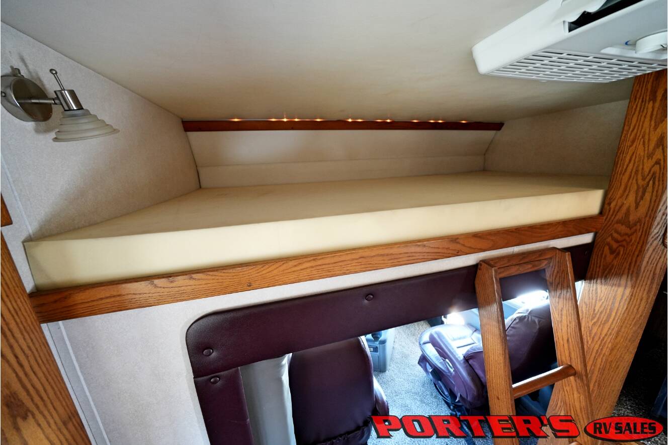 A photo of this 2004 Renegade Sport Deck 17TLQ Toterhome