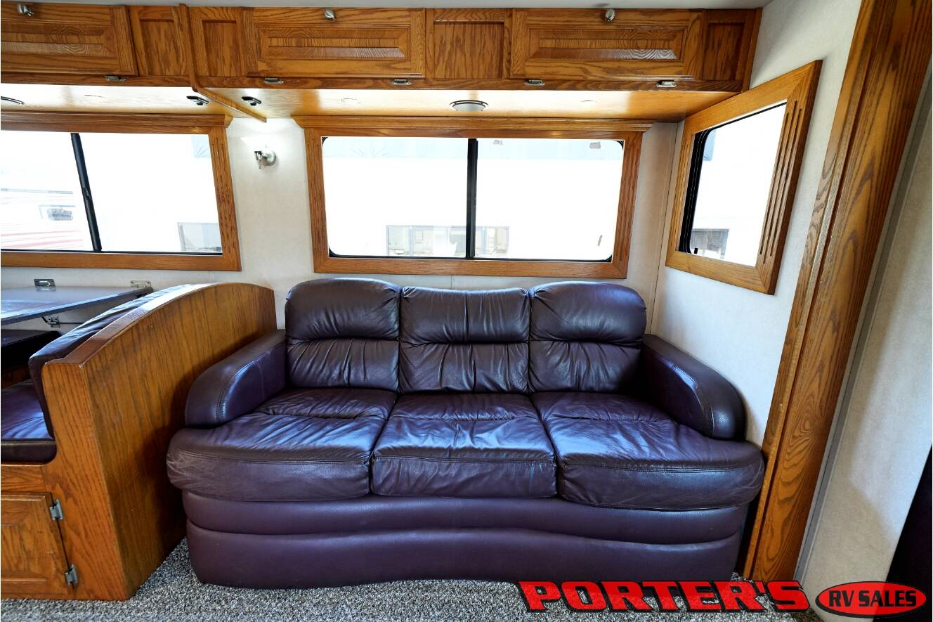 A photo of this 2004 Renegade Sport Deck 17TLQ Toterhome