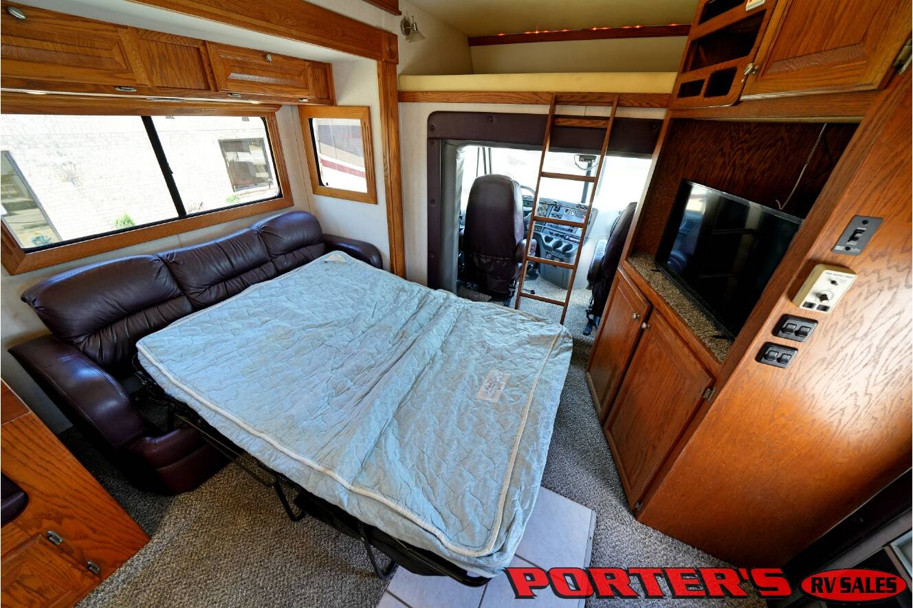 A photo of this 2004 Renegade Sport Deck 17TLQ Toterhome