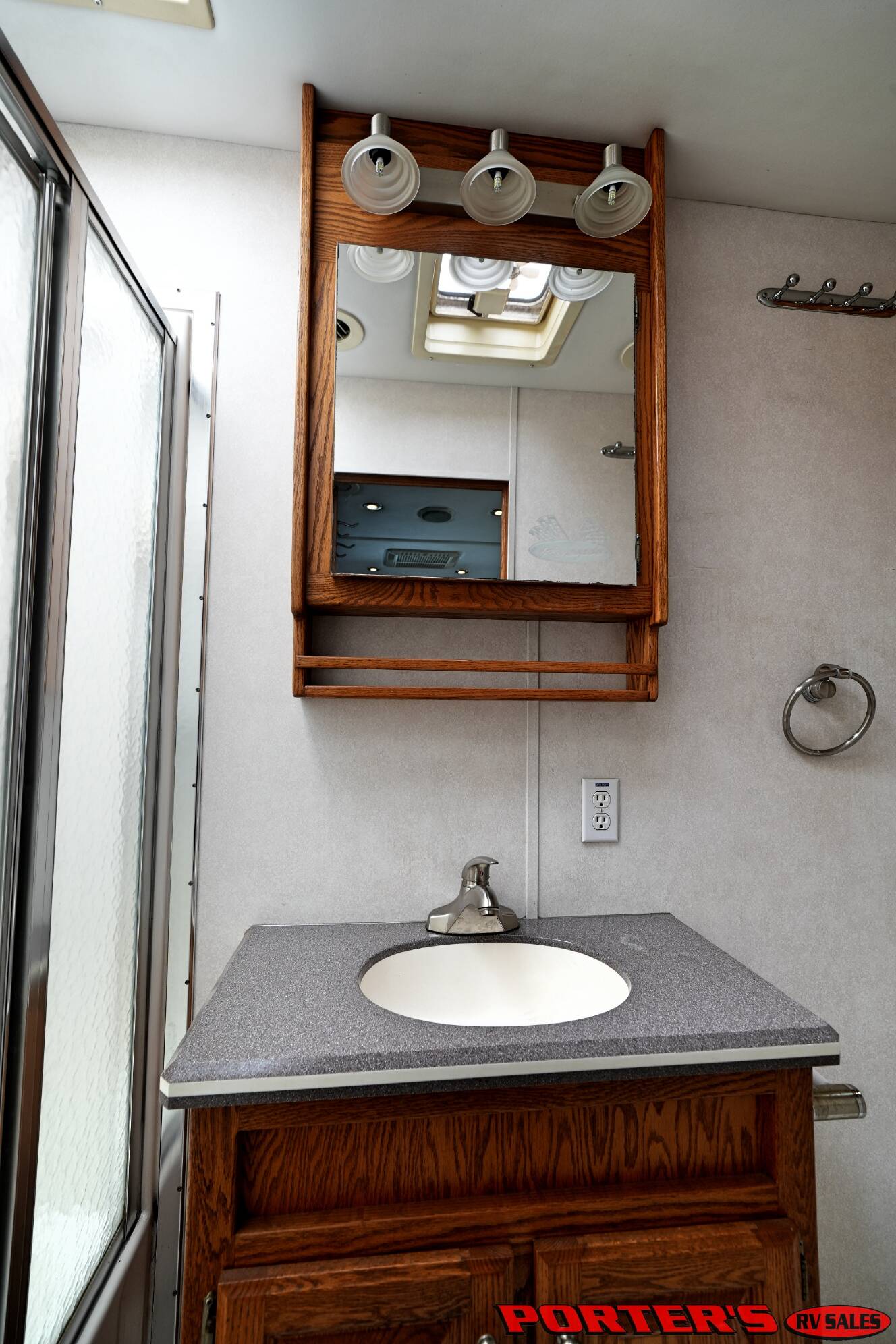 A photo of this 2004 Renegade Sport Deck 17TLQ Toterhome