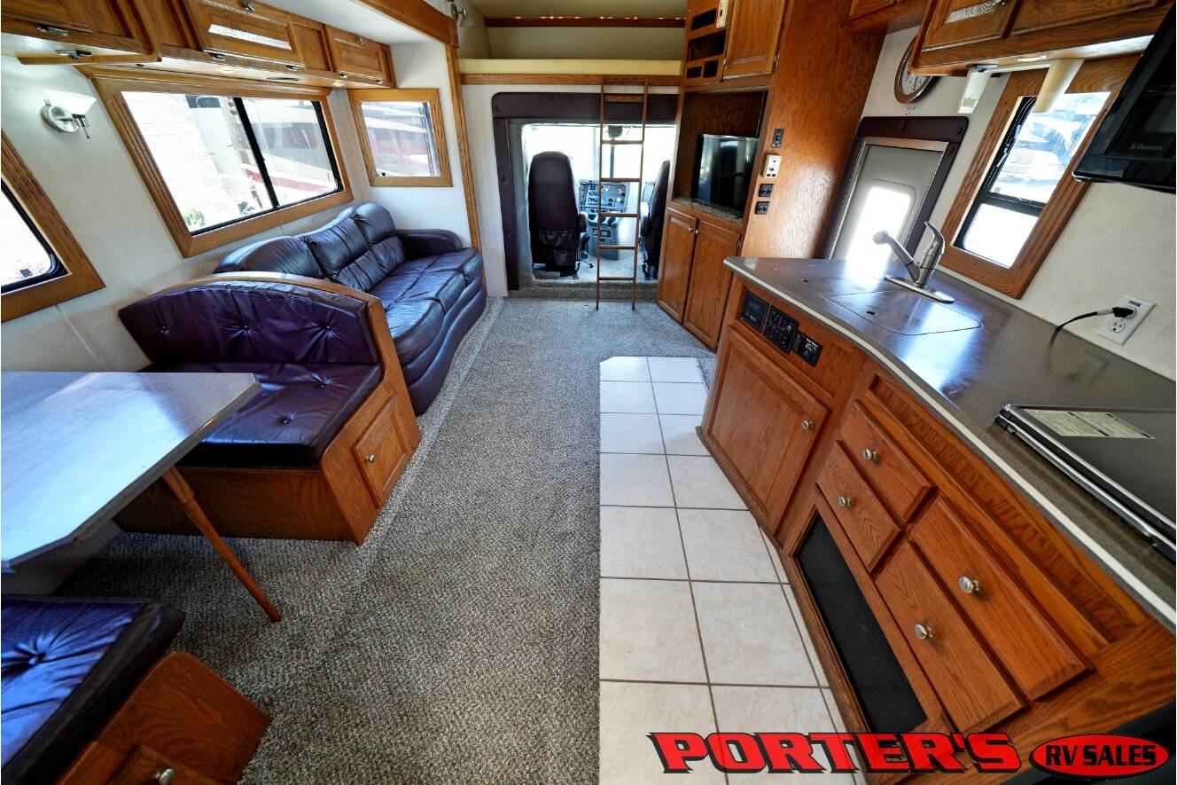 A photo of this 2004 Renegade Sport Deck 17TLQ Toterhome