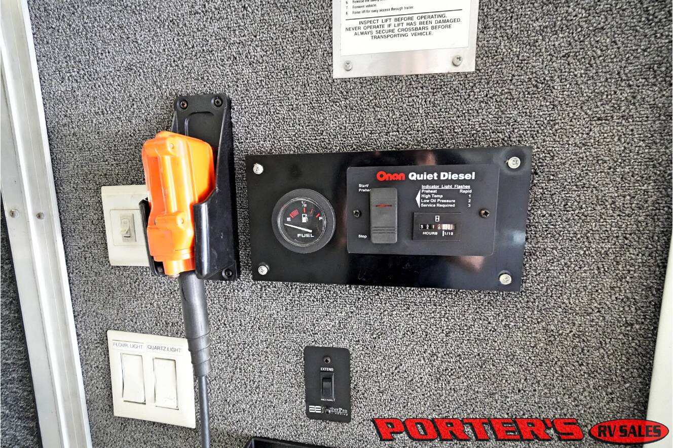 A photo of this 2004 Renegade Sport Deck 17TLQ Toterhome
