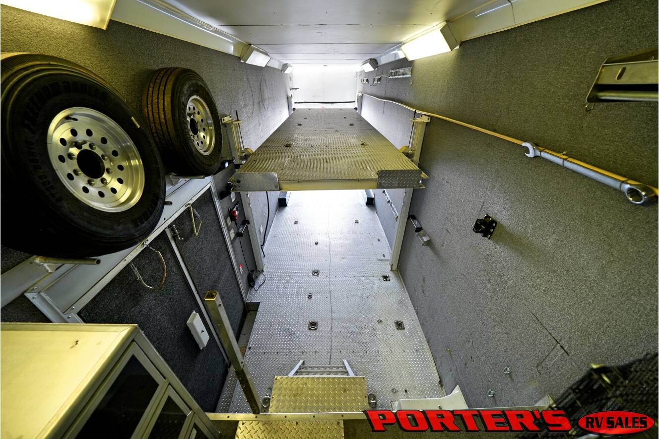 A photo of this 2004 Renegade Sport Deck 17TLQ Toterhome