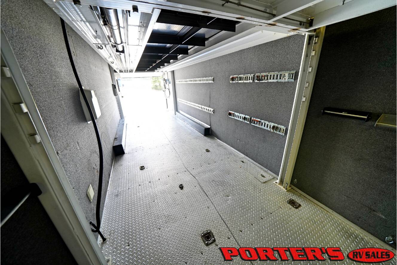 A photo of this 2004 Renegade Sport Deck 17TLQ Toterhome