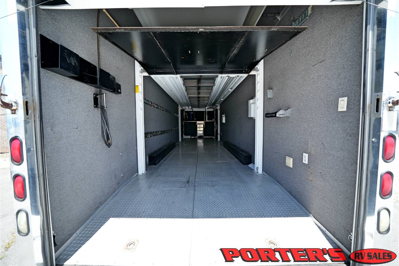 A photo of this 2004 Renegade Sport Deck 17TLQ Toterhome