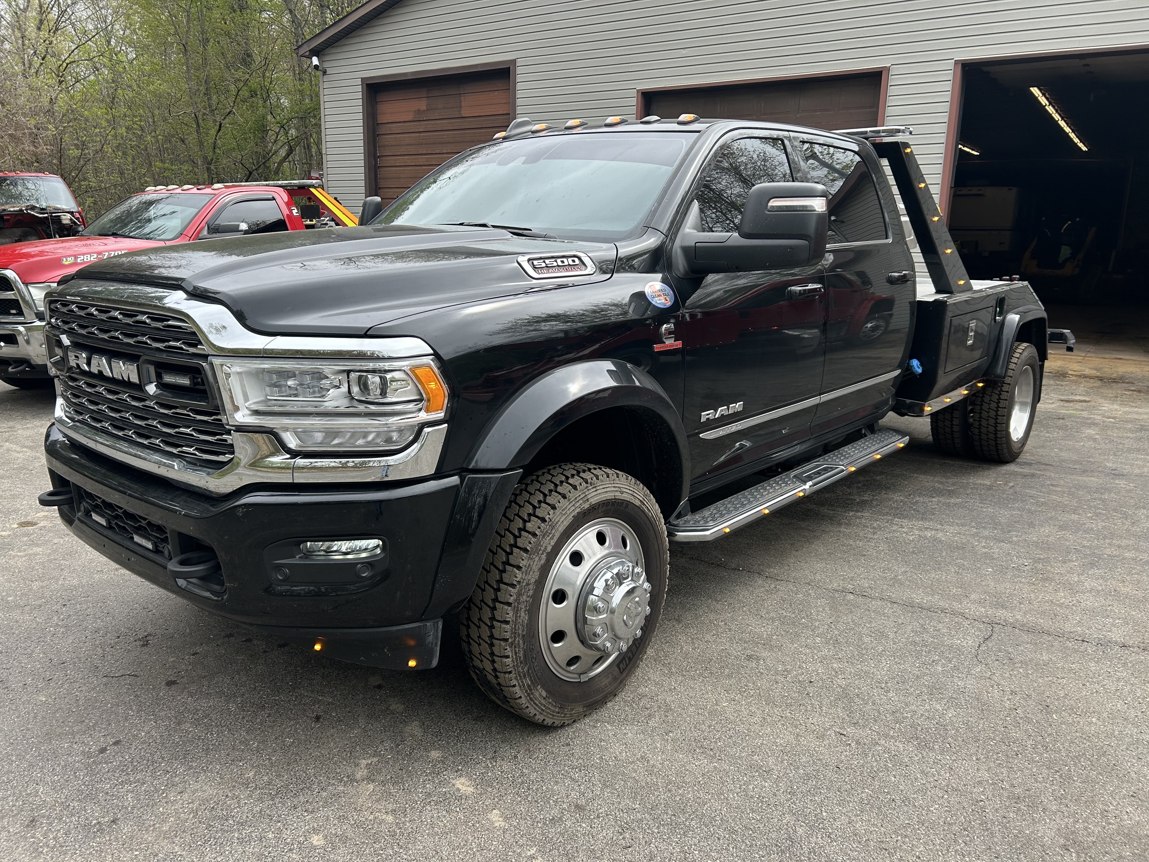 2023 RAM 5500 CREW CAB CHASSIS in Burghill, OH