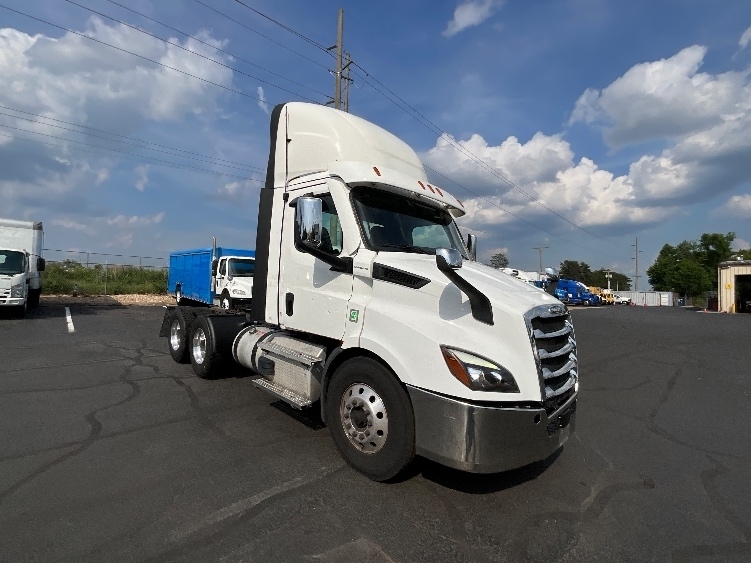 2021 FREIGHTLINER CASCADIA 116 in Manassas, VA