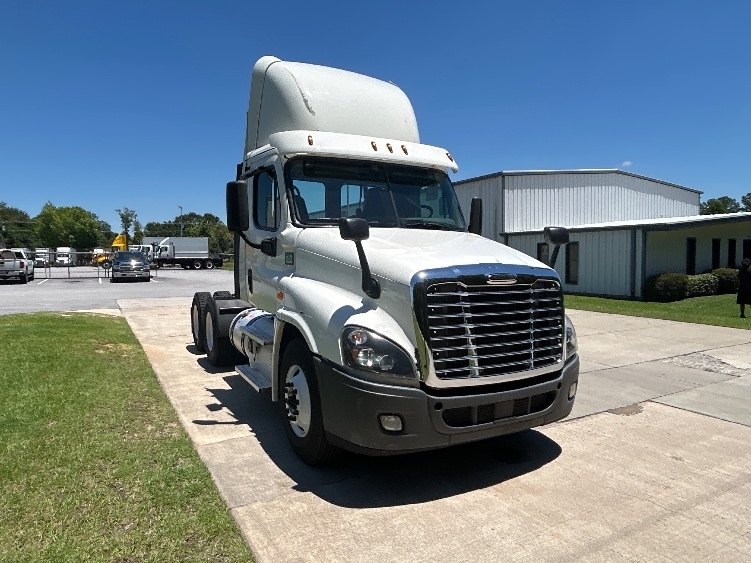 2020 FREIGHTLINER CASCADIA 125 in Florence, SC
