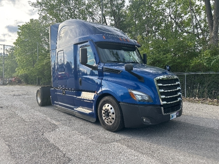 2021 FREIGHTLINER CASCADIA 126 in Fort Wayne, IN
