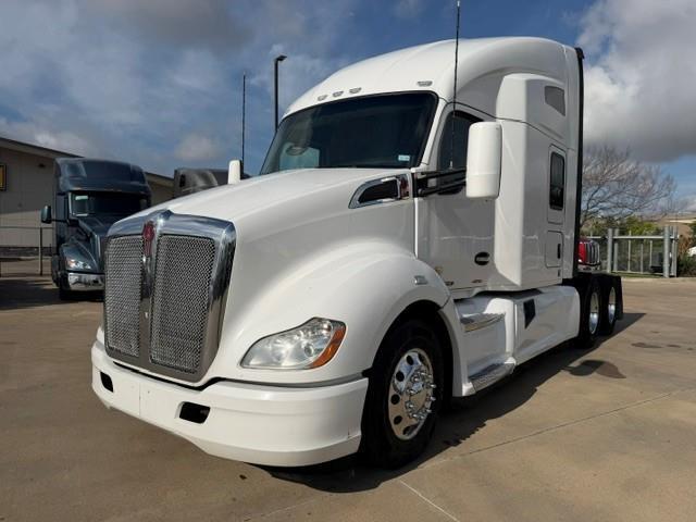 2020 KENWORTH T680 in Fort Worth, TX