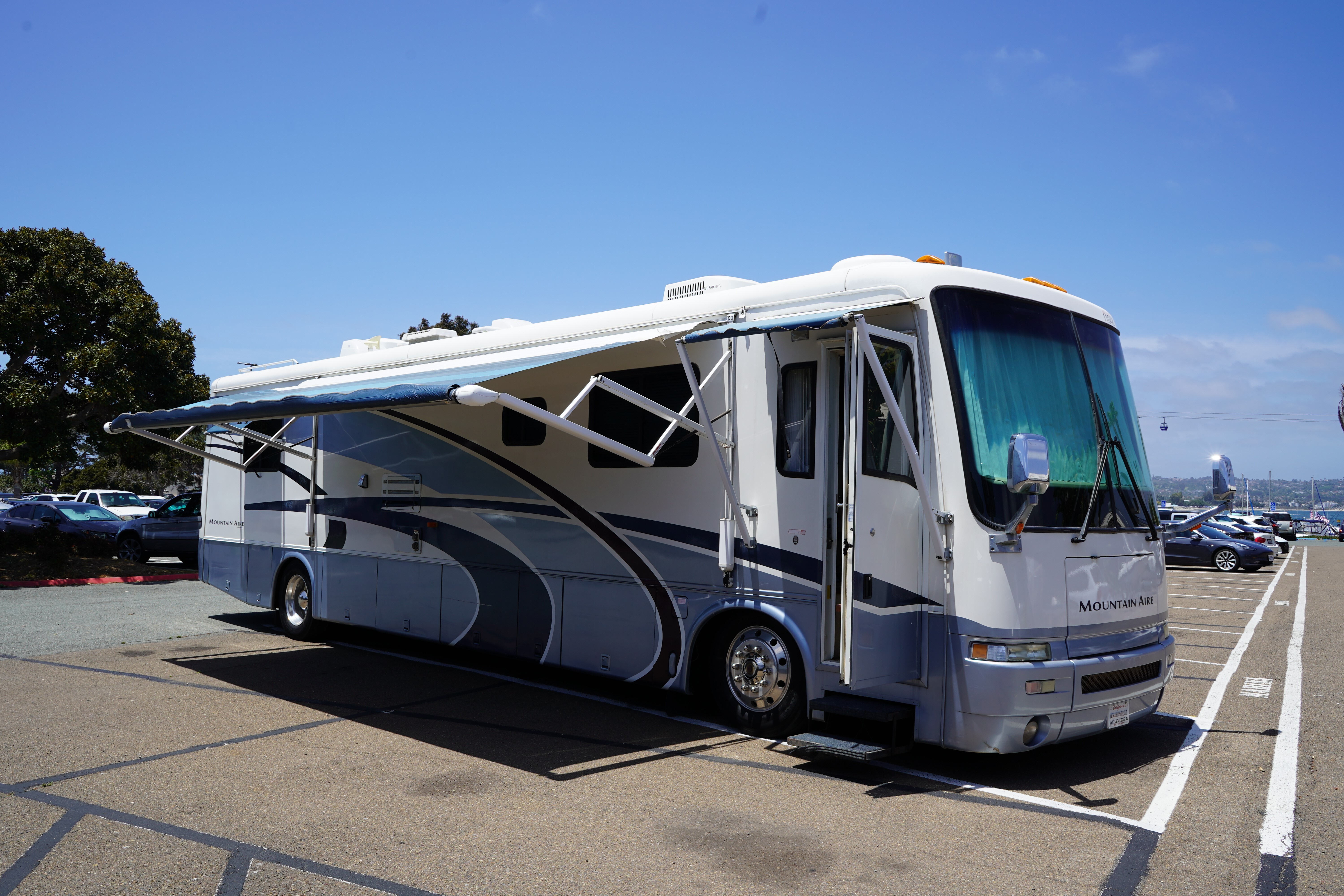 2000 Newmar MOUNTAIN AIRE 4081 in san diego CA