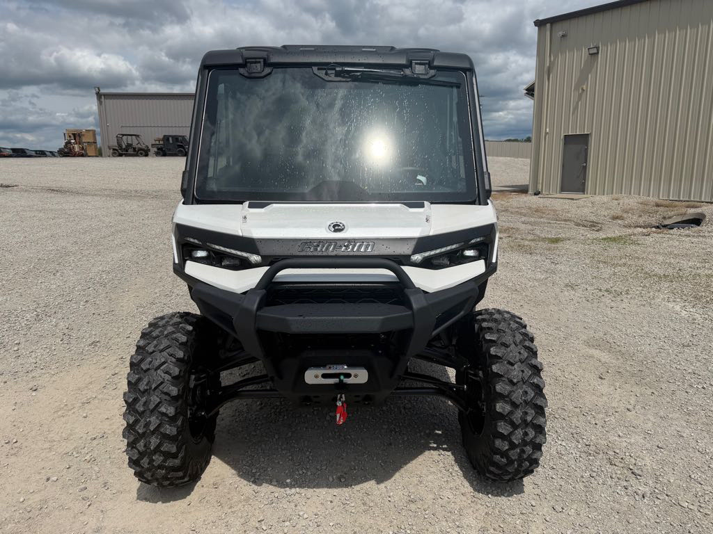 2026 Can-Am SSV DEF MAX LTD 65 HD11 WH HB 26 LIMITED HD11 in st joseph MO
