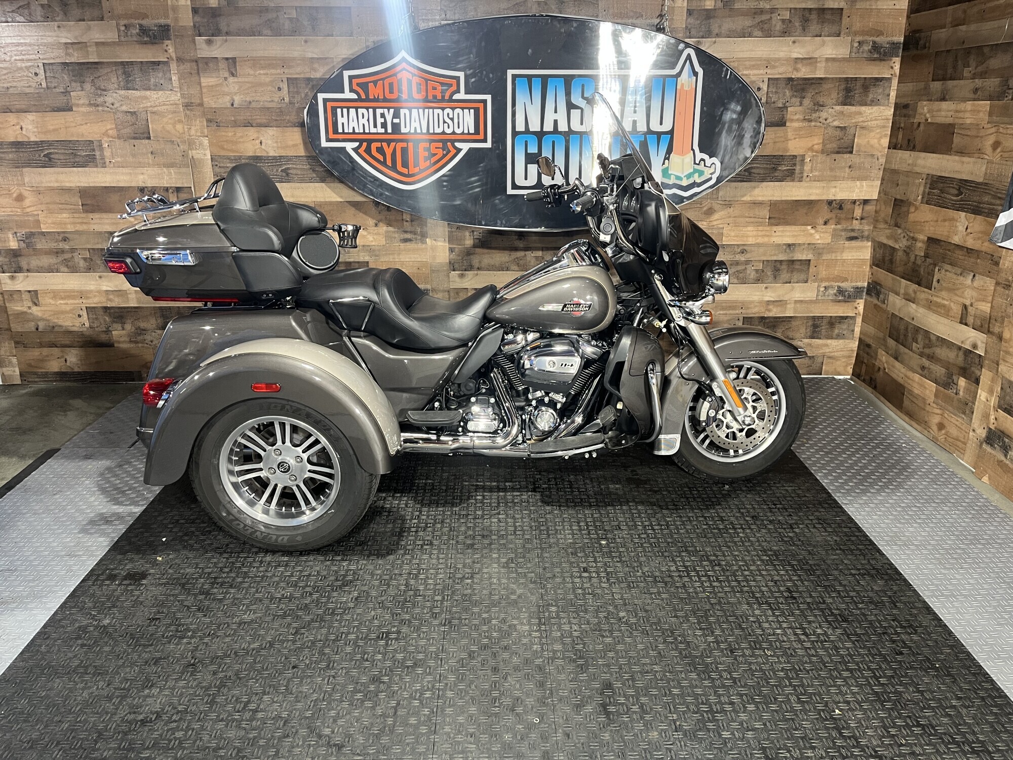 2023 Harley-Davidson Tri Glide Ultra ULTRA CLASSIC in Bellmore, NY