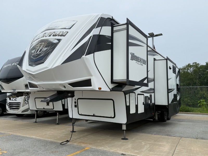 2018 Grand Design Momentum 350M Fifth Wheel Toy Hauler RV