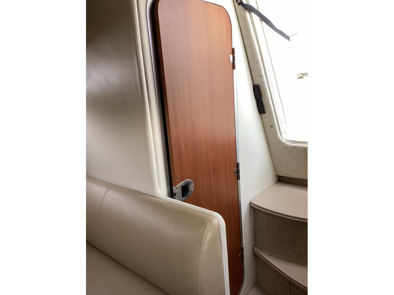 A photo of this 2006 Bayliner 285 CRUISER