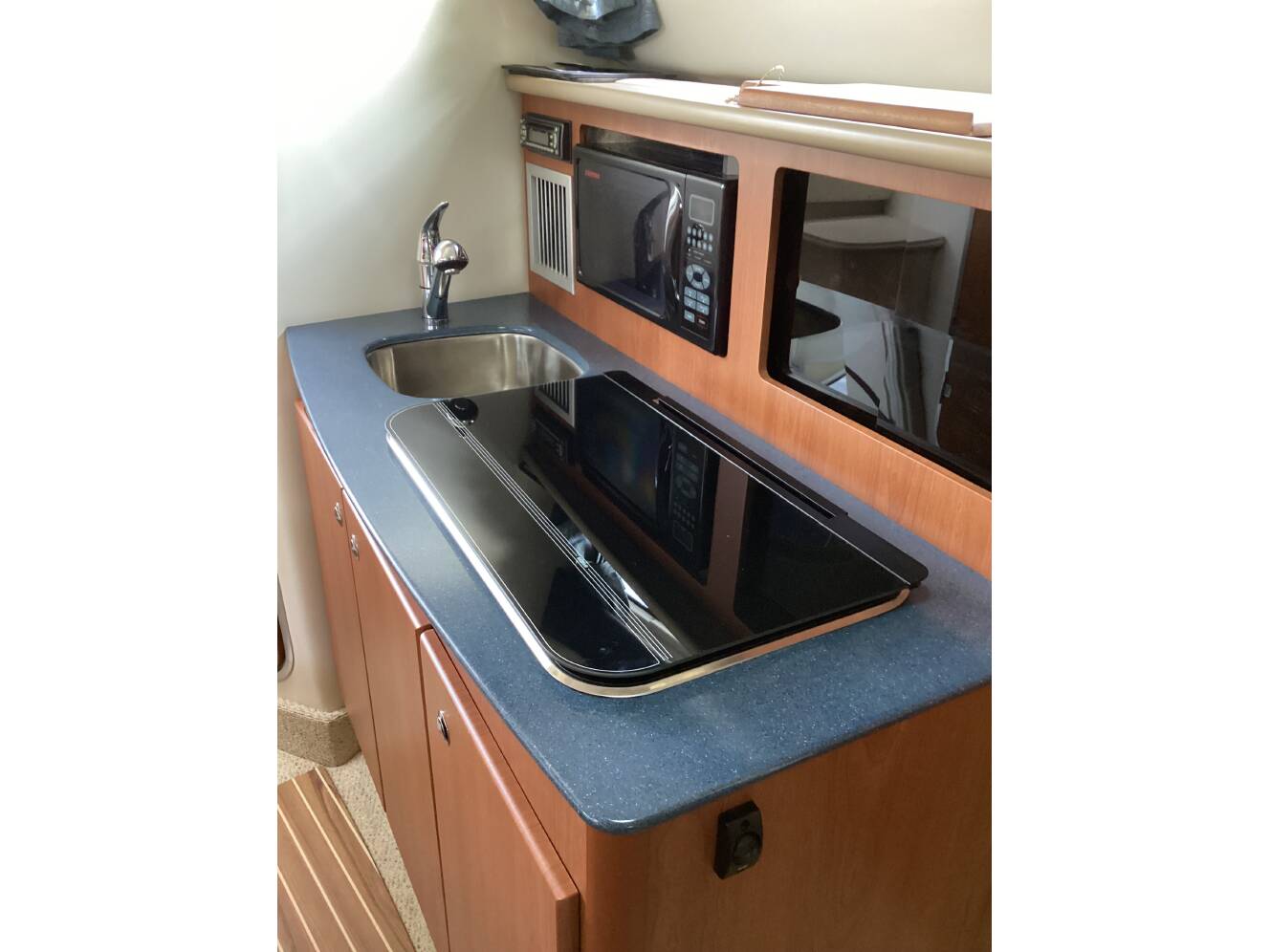 A photo of this 2006 Bayliner 285 CRUISER