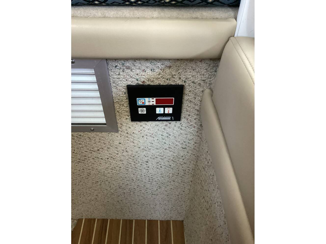 A photo of this 2006 Bayliner 285 CRUISER