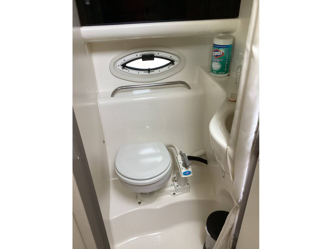 A photo of this 2006 Bayliner 285 CRUISER