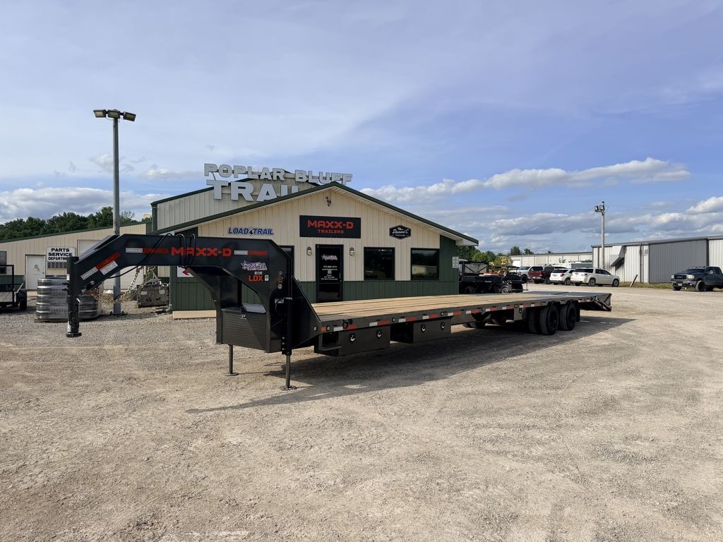 2027 MAXXD LDB10240 40' x 102" Gooseneck Flatbed 15k EOH MAXX Ramp in Poplar Bluff, MO