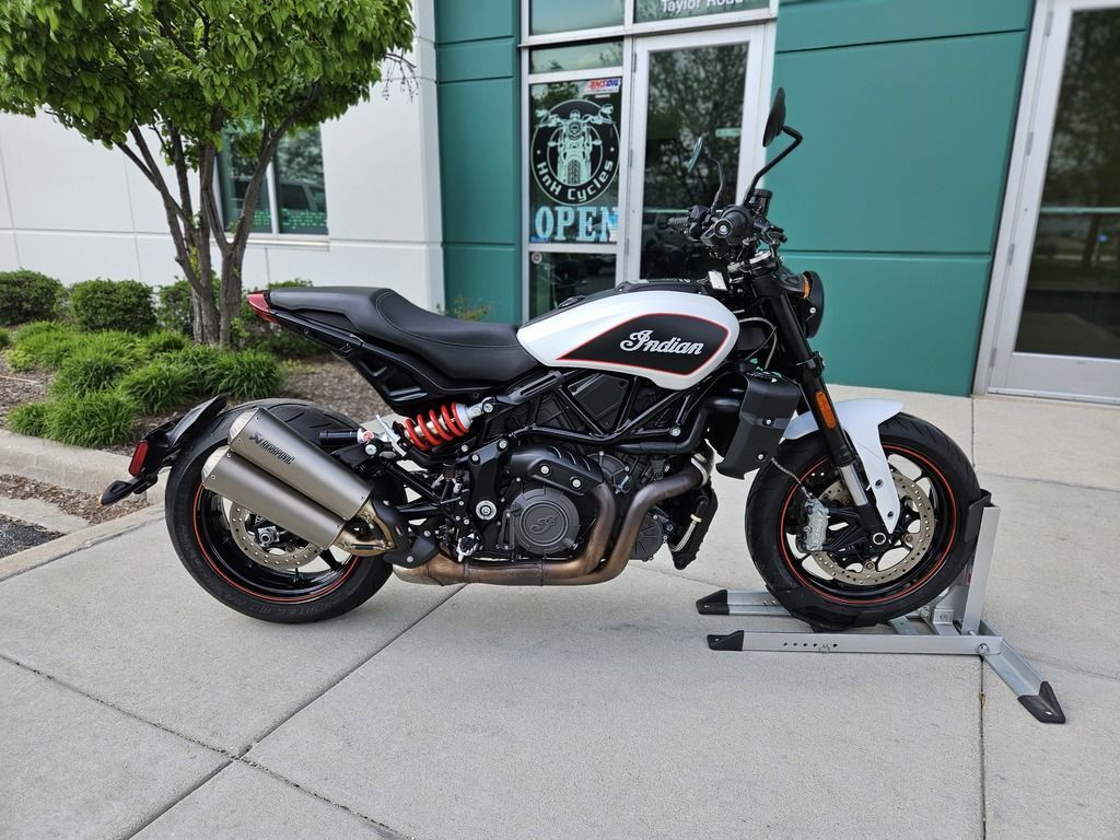 2022 Indian Motorcycle® FTR S White Smoke S in Romeoville, IL