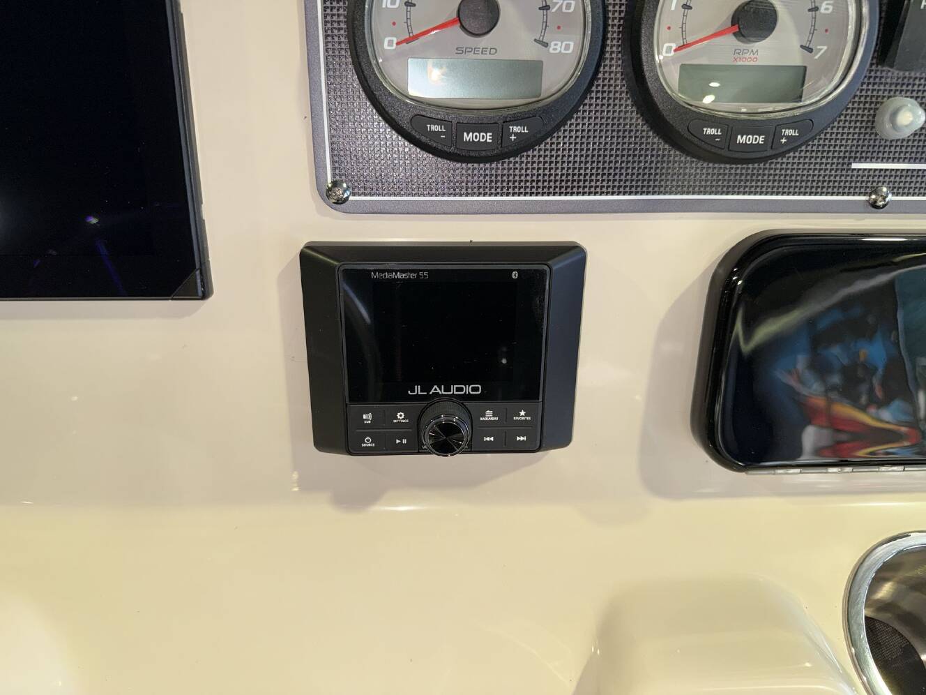 A photo of this 2026 Boston Whaler 210 Montauk