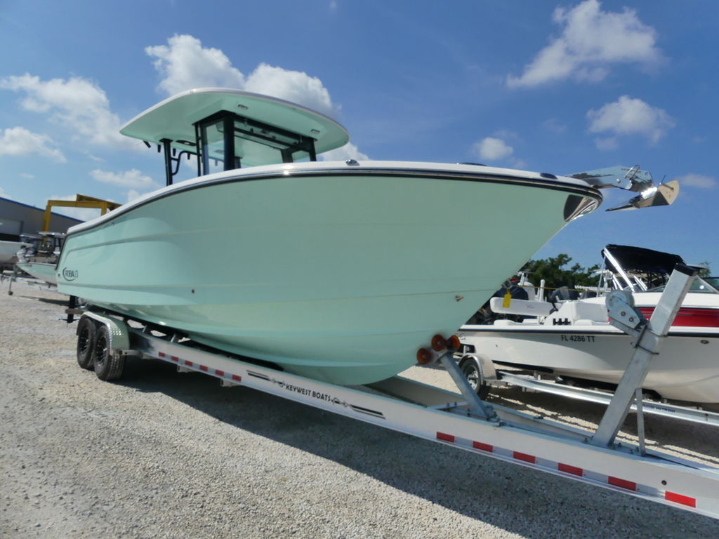 2024 Robalo R302 in bradenton FL
