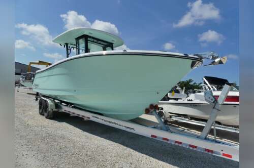 2024 Robalo R302 in bradenton FL