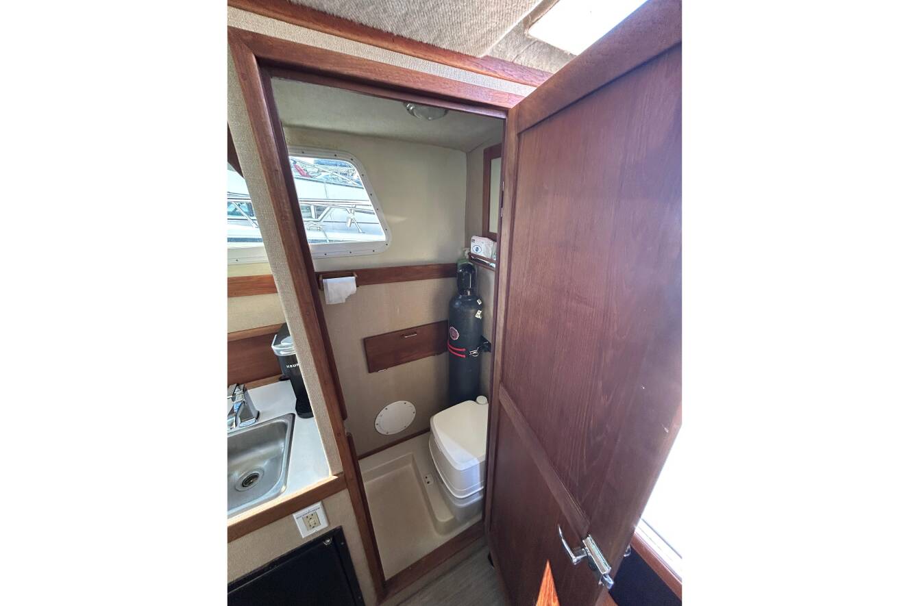 A photo of this 1998 Blackman Billfisher 26