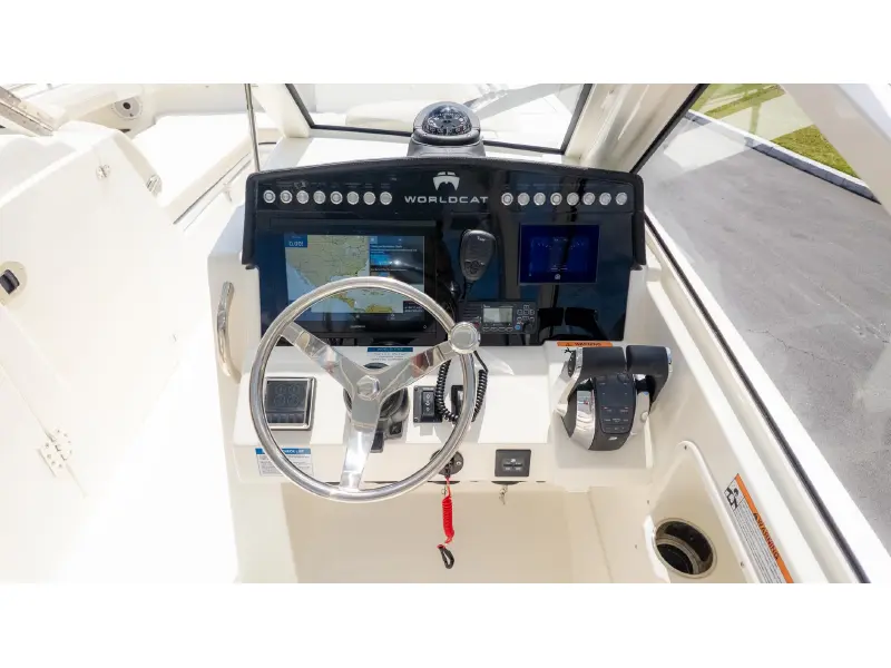 2026 World Cat 280 Dual Console