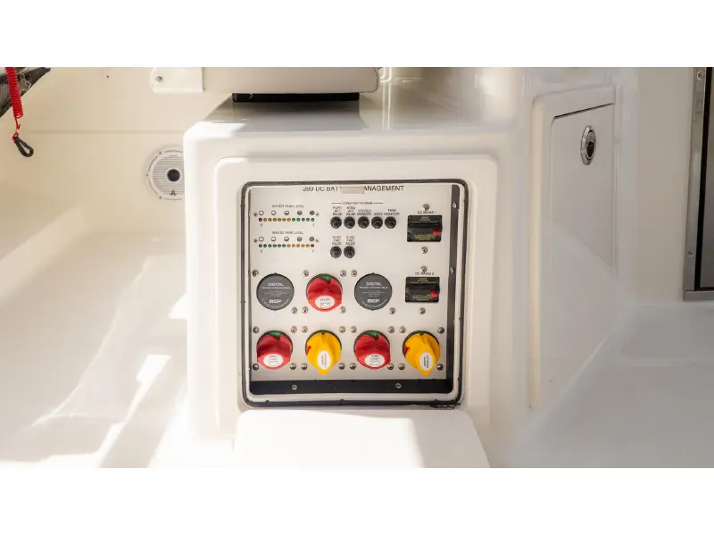 2026 World Cat 280 Dual Console