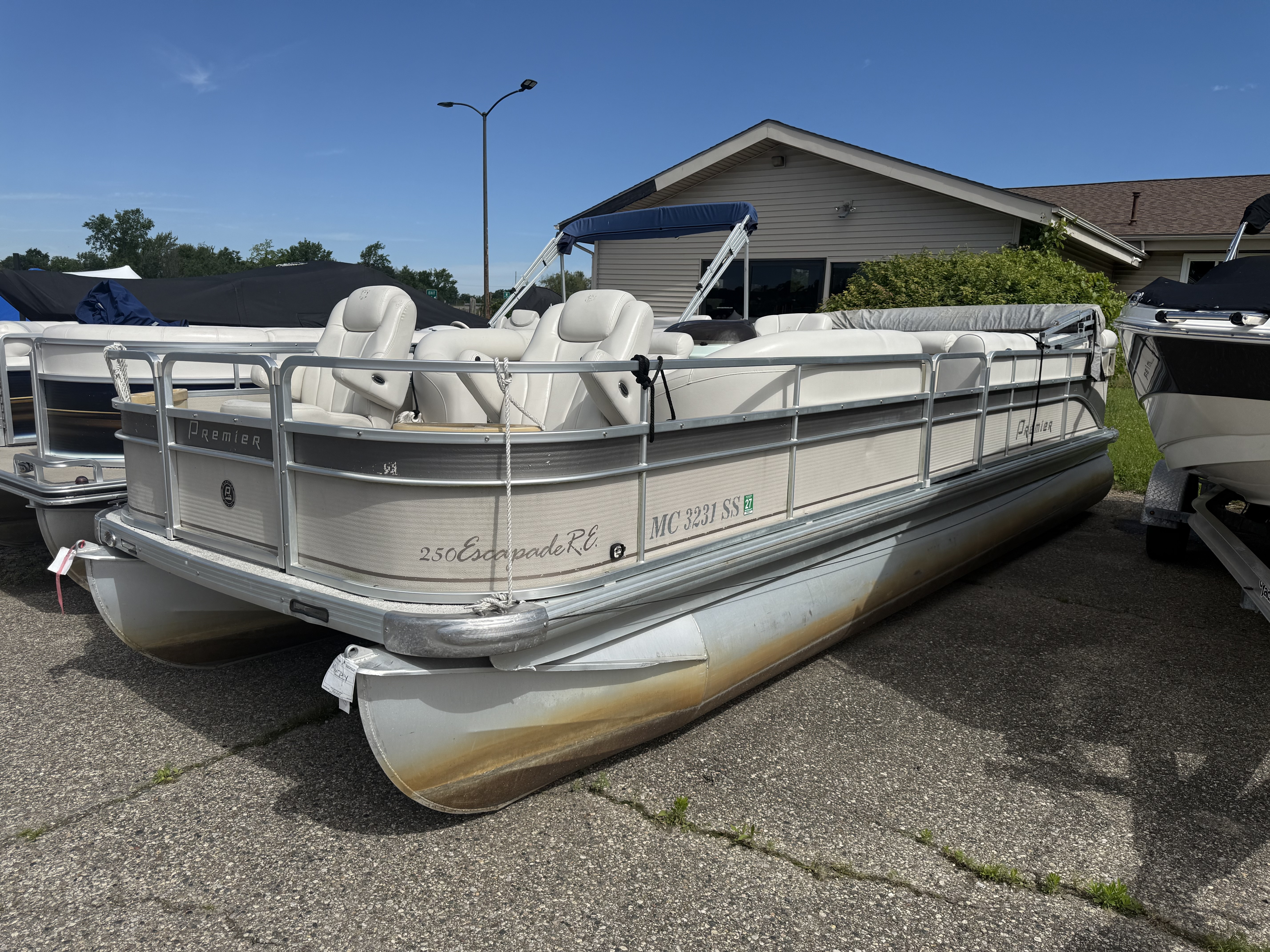 2004 Premier 250 Escapade RE in fenton MI