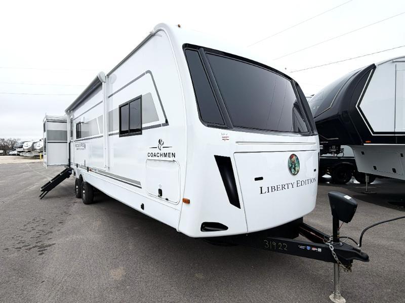 2026 Coachmen Freedom Express Liberty Edition 330BHJJ in sheboygan WI