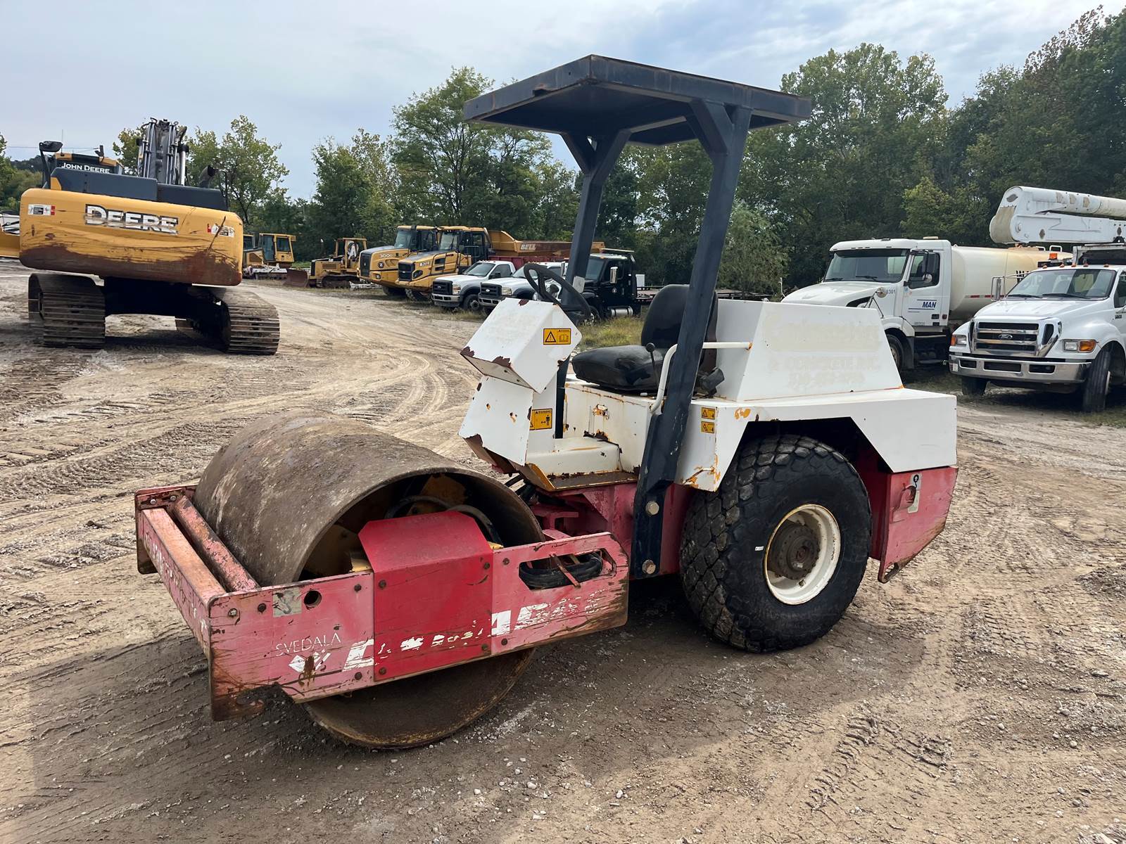 1999 Dynapac CA121D in Crofton, MD