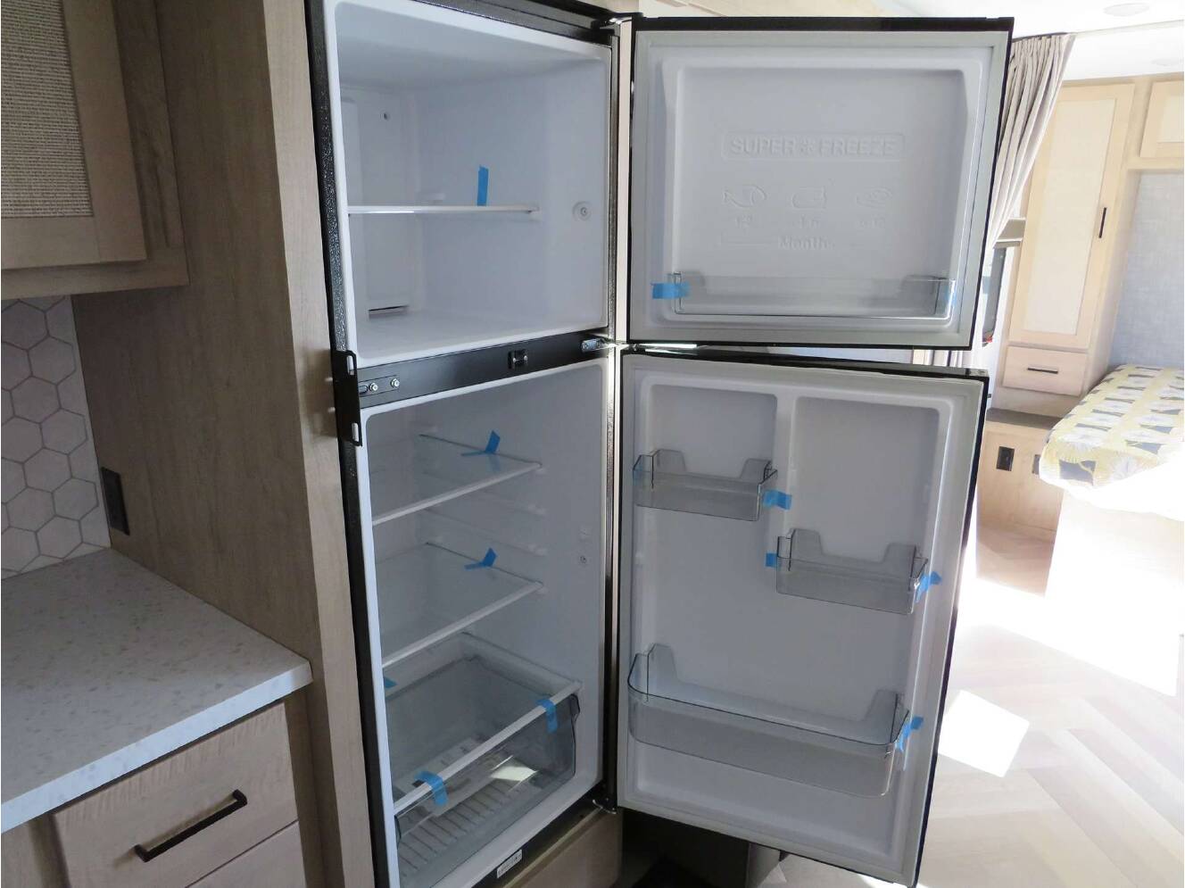 A photo of this 2026 Ember E-SERIES 22MLQ