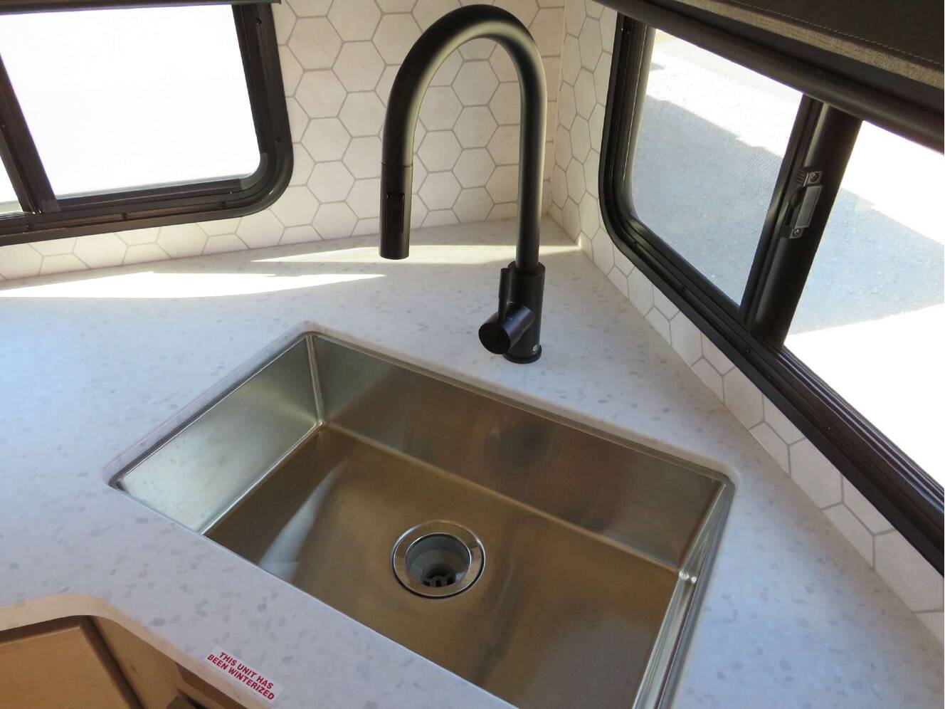 A photo of this 2026 Ember E-SERIES 22MLQ