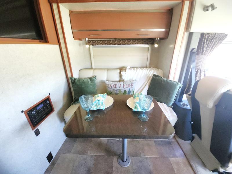 2011 Winnebago Via 25Q in sheboygan WI