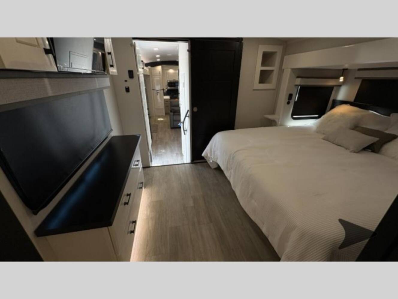 A photo of this 2026 Jayco Pinnacle 38FBRK
