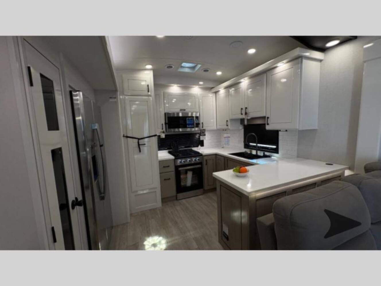 A photo of this 2026 Jayco Pinnacle 38FBRK
