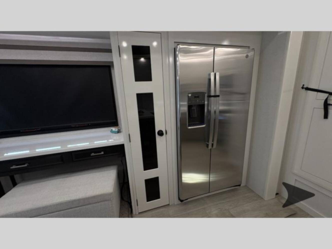 A photo of this 2026 Jayco Pinnacle 38FBRK
