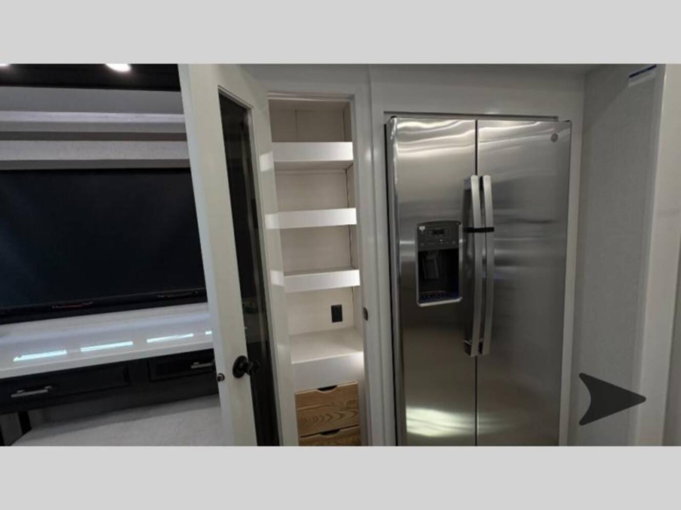A photo of this 2026 Jayco Pinnacle 38FBRK