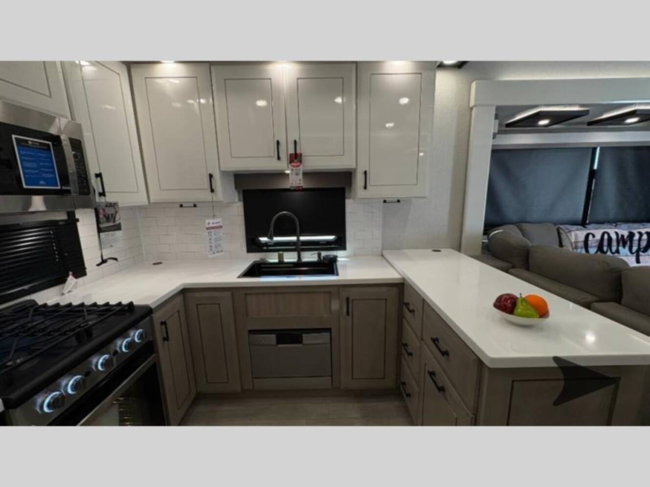 A photo of this 2026 Jayco Pinnacle 38FBRK