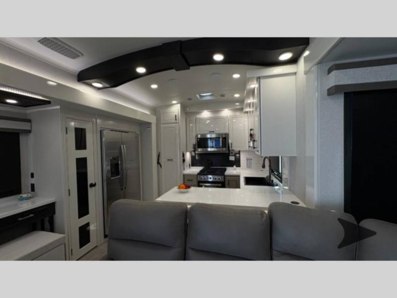 A photo of this 2026 Jayco Pinnacle 38FBRK