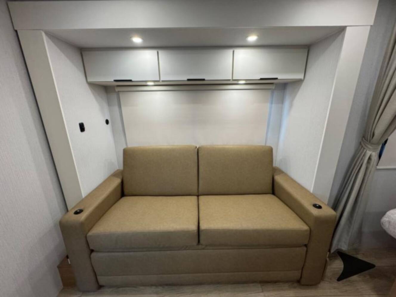 A photo of this 2026 Winnebago Thrive 18FBS