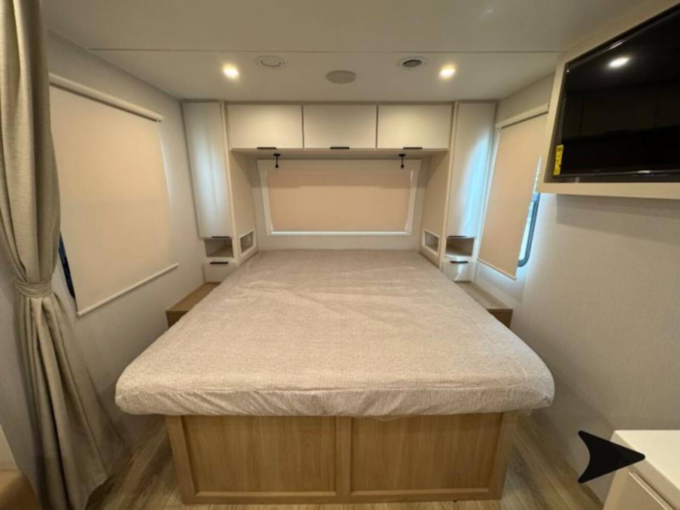 A photo of this 2026 Winnebago Thrive 18FBS