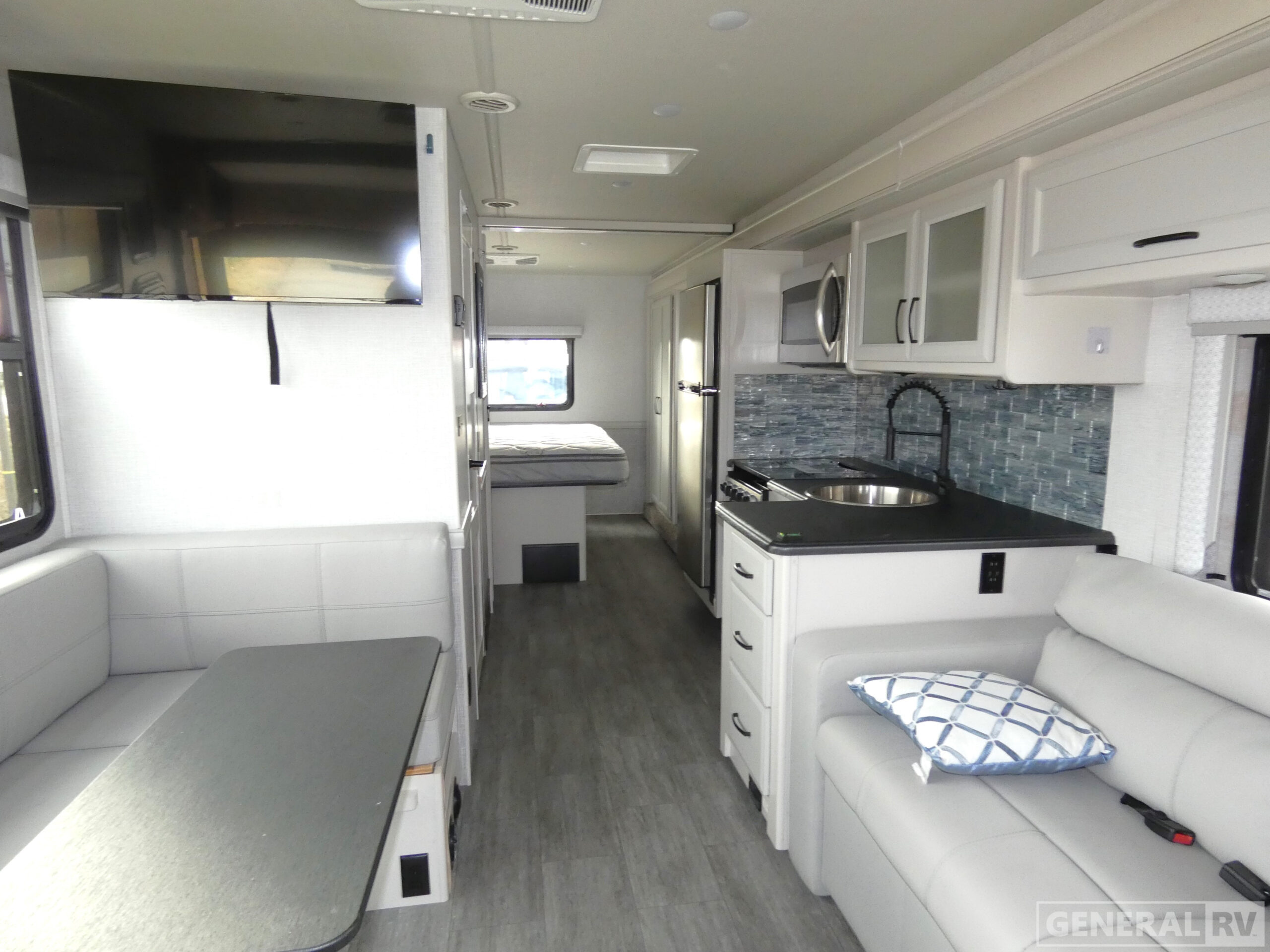 2024 Holiday Rambler ADMIRAL 29M in mt clemens MI