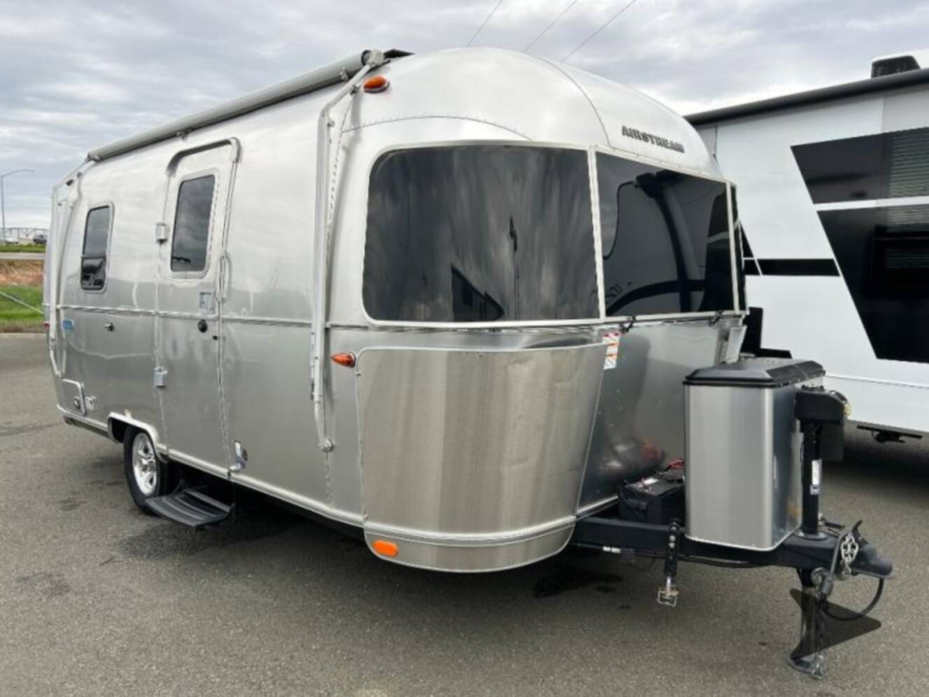 A photo of this 2023 Airstream Bambi 20FB