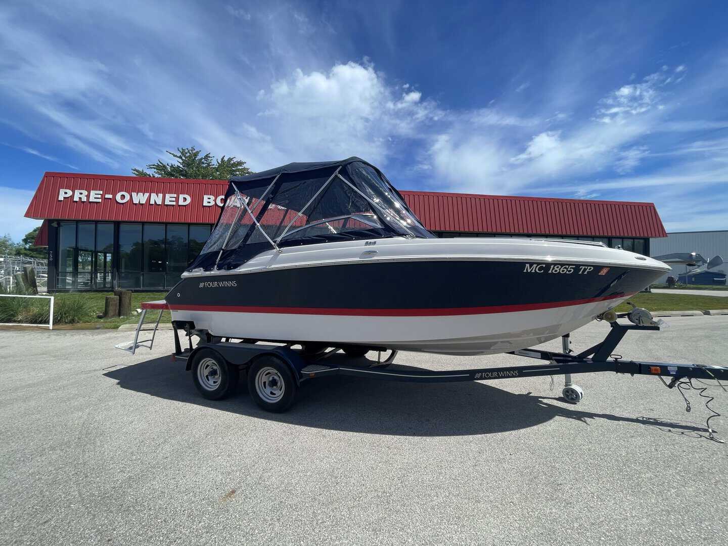 2013 Four Winns 215 SUNDOWNER in muskegon MI