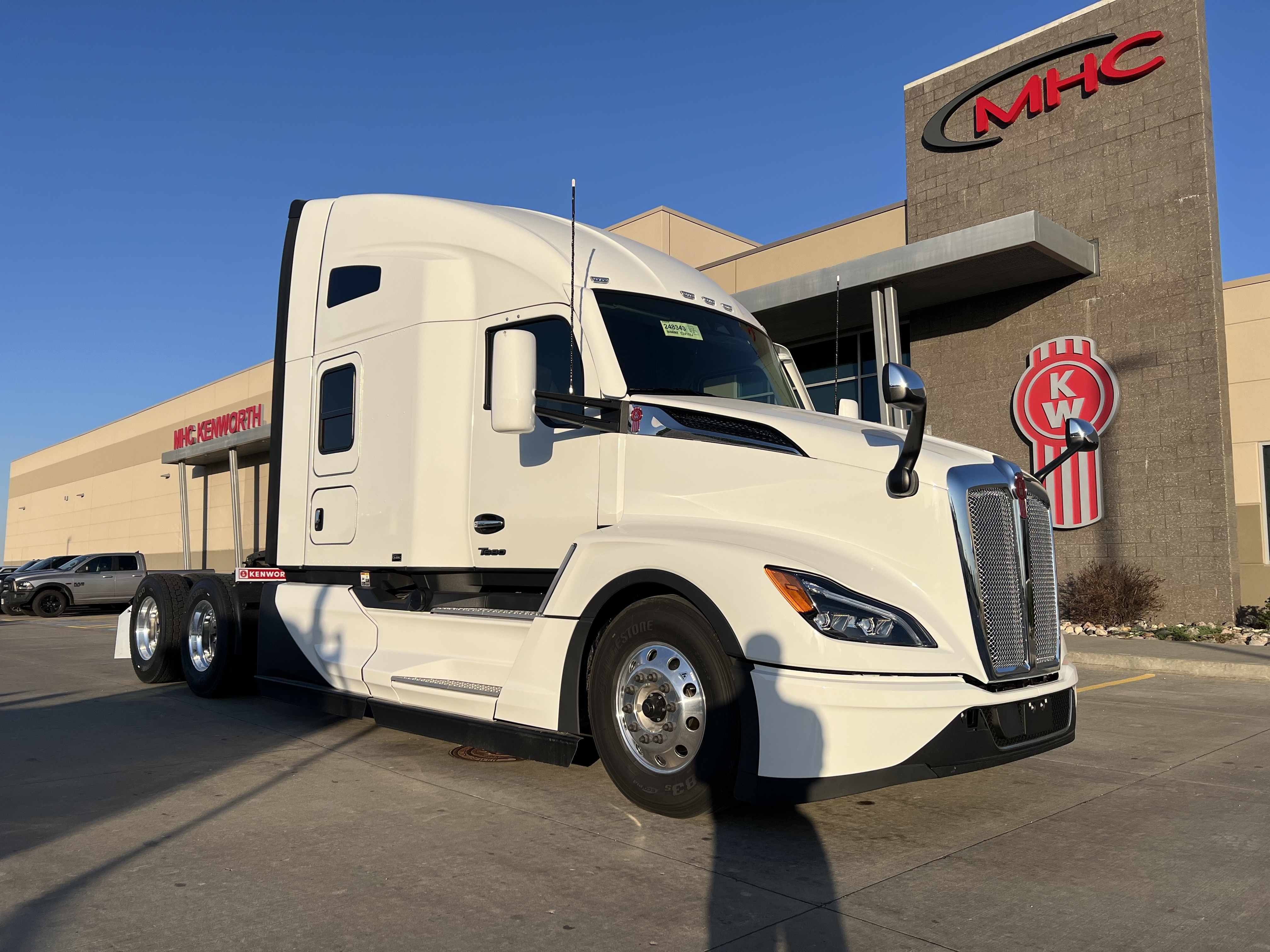 2027 KENWORTH T680 in Omaha, NE