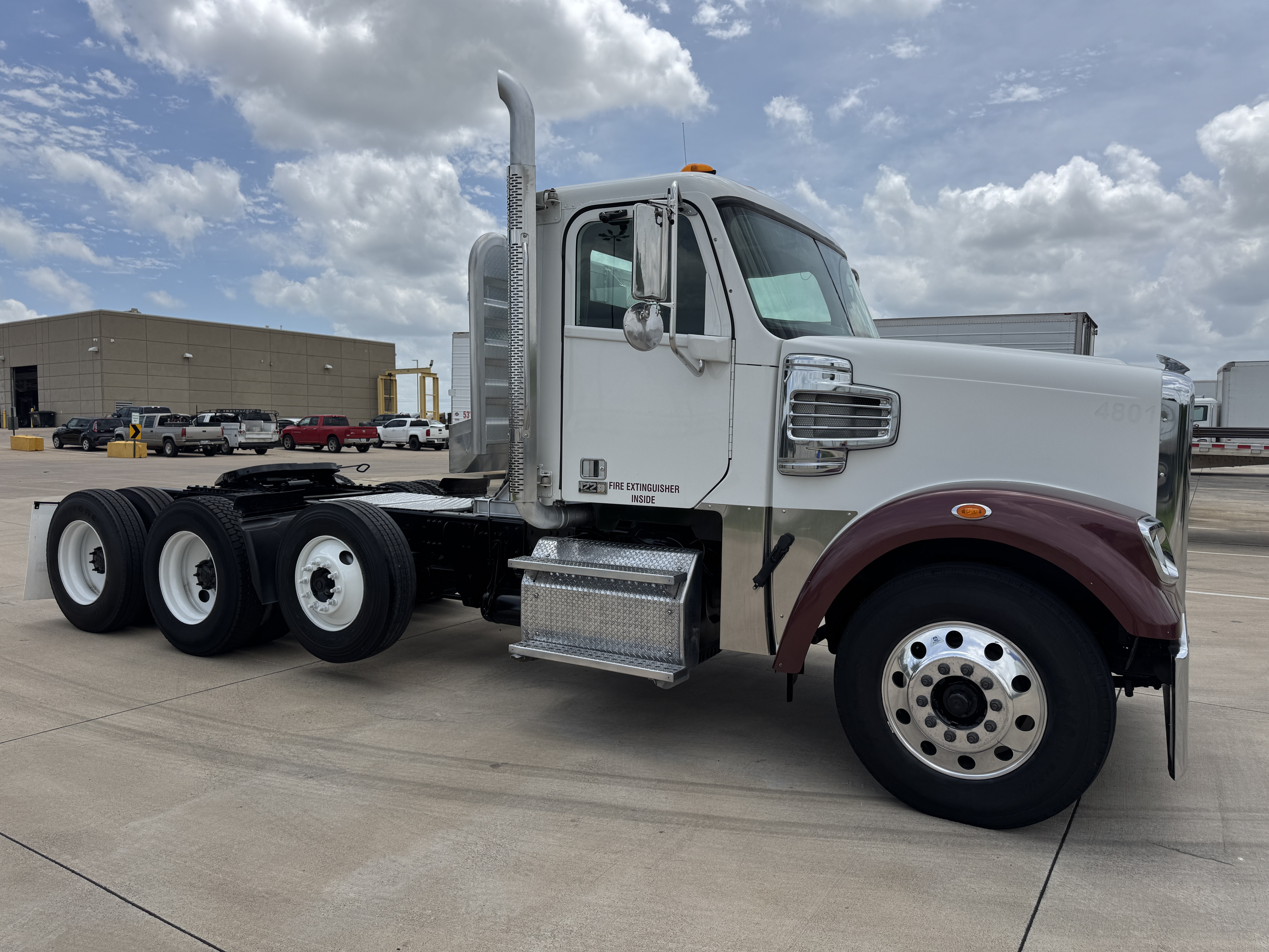 2019 FREIGHTLINER 122 SD in Dallas, TX