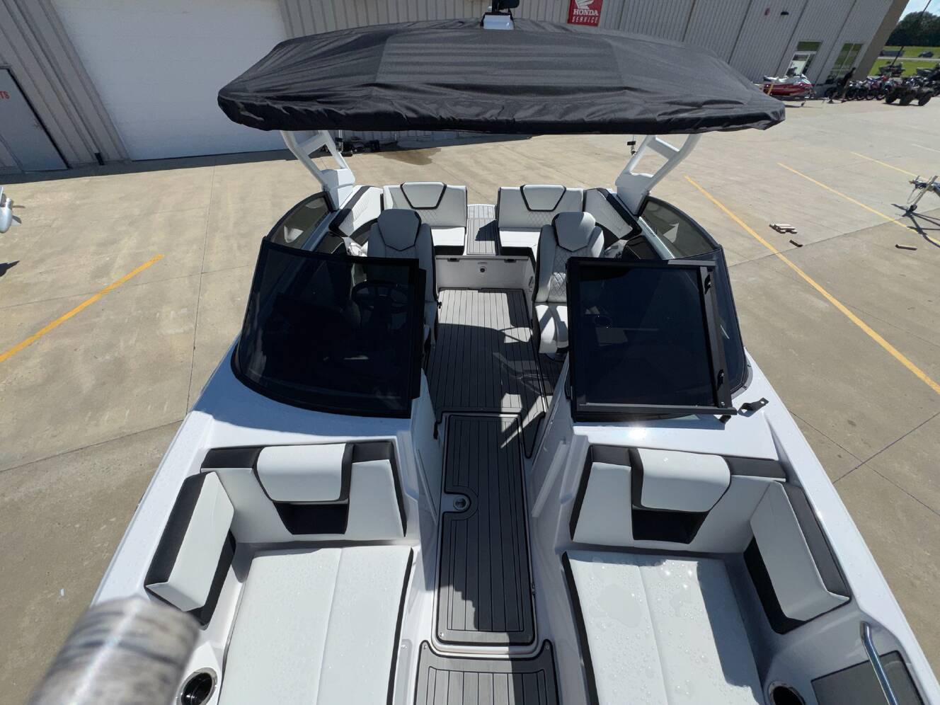 A photo of this 2026 Yamaha 222SE
